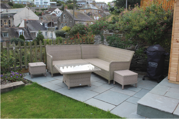 Mixed patio paving pack of blue limestone paving
