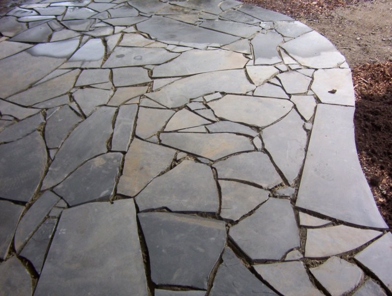 Blue/grey crazy paving