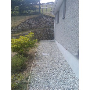 10mm granite chippings (bagged)