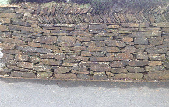 Medium walling stone