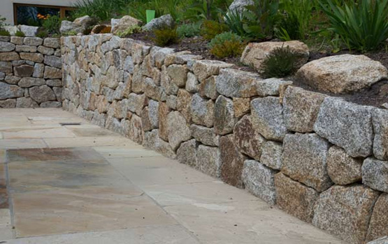 Hammered granite walling stone